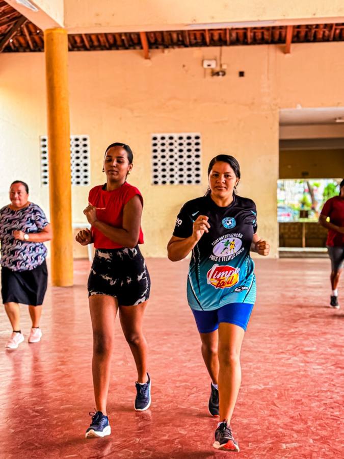 Caminhada e corrida em grupo